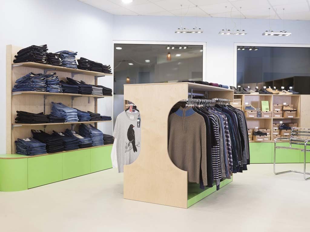 Klamotten Laden Formfreund Holzmanufaktur
