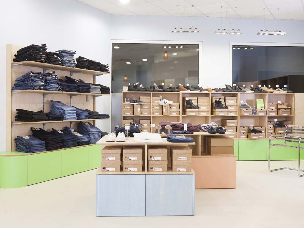 Klamotten Laden Formfreund Holzmanufaktur